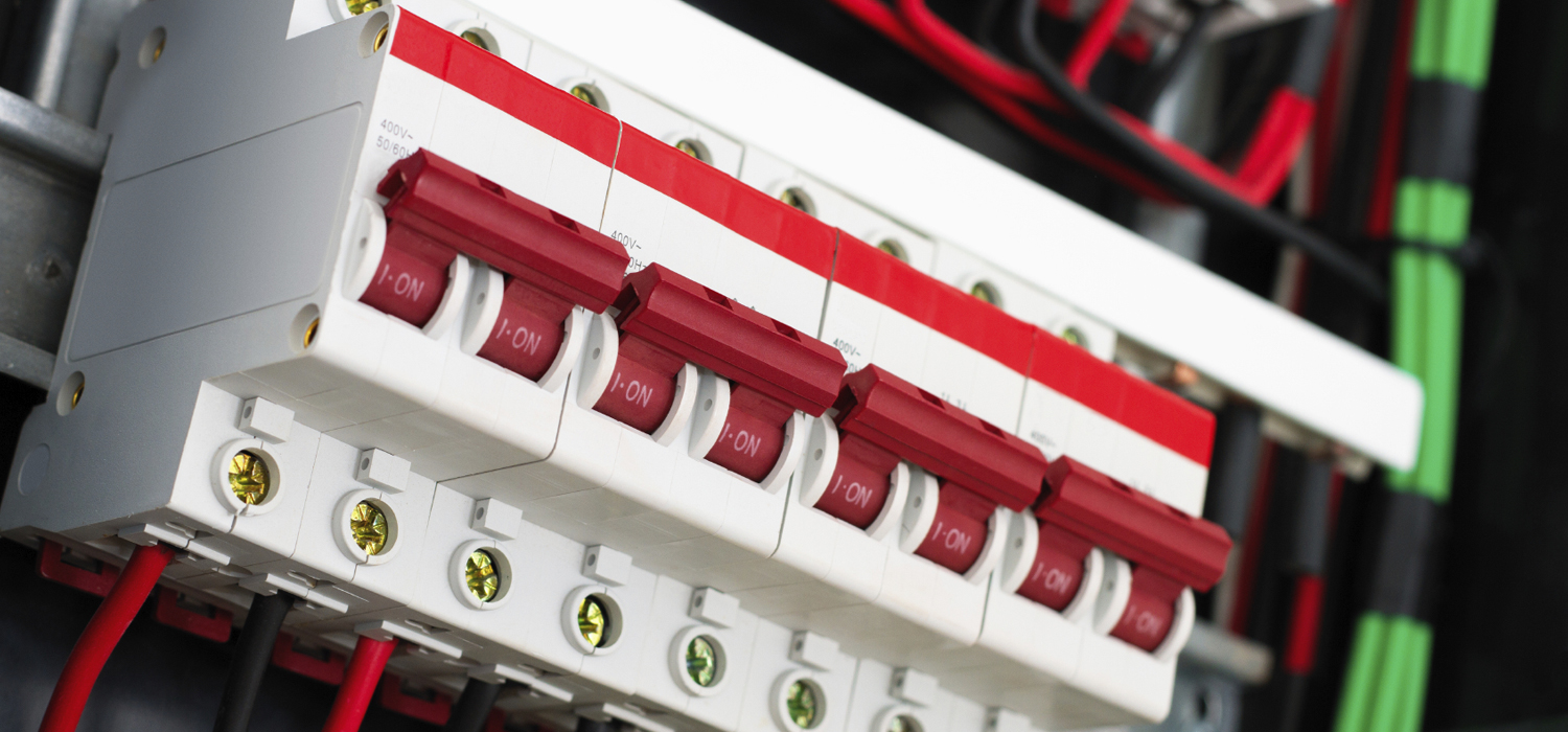 Smile multiservice Busciolà Angelo - Impianti elettrici, installazione e manutenzione nel settore antifurto, antincendio, tv a circuito chiuso, controllo accessi, aperture automatiche, diffusione sonora, domotica e climatizzazione fissa.